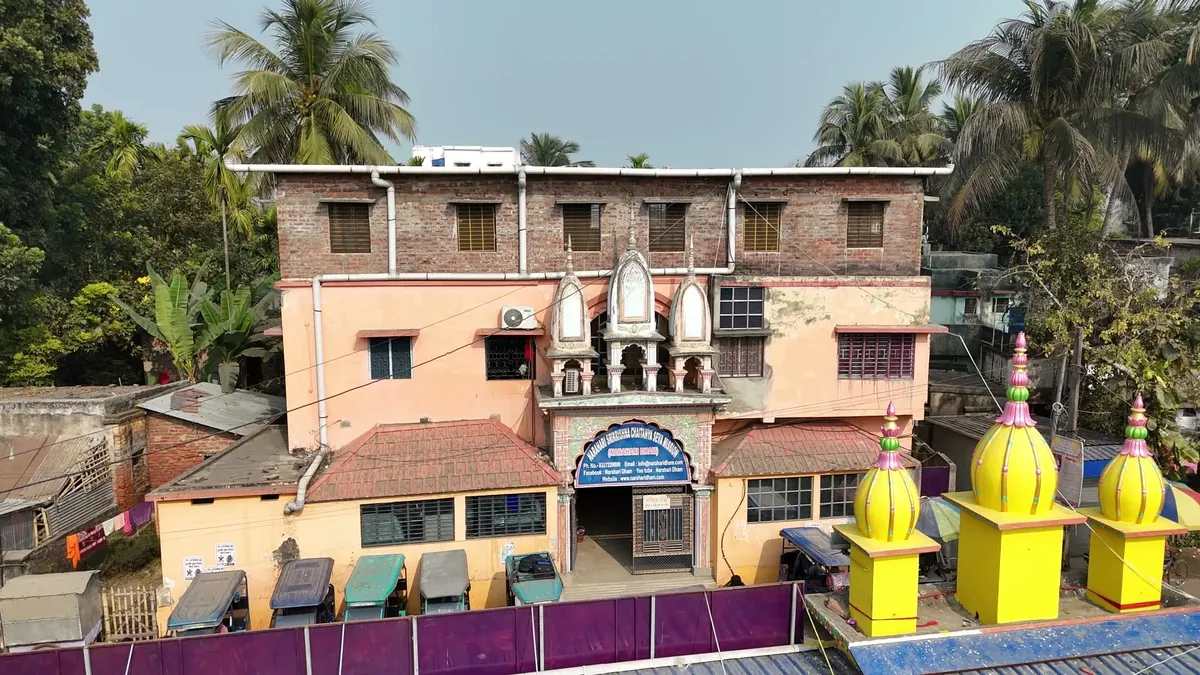 Prasadam Distribution to Devotees — Narahari Dham, Prachin Mayapur, Nabadwip