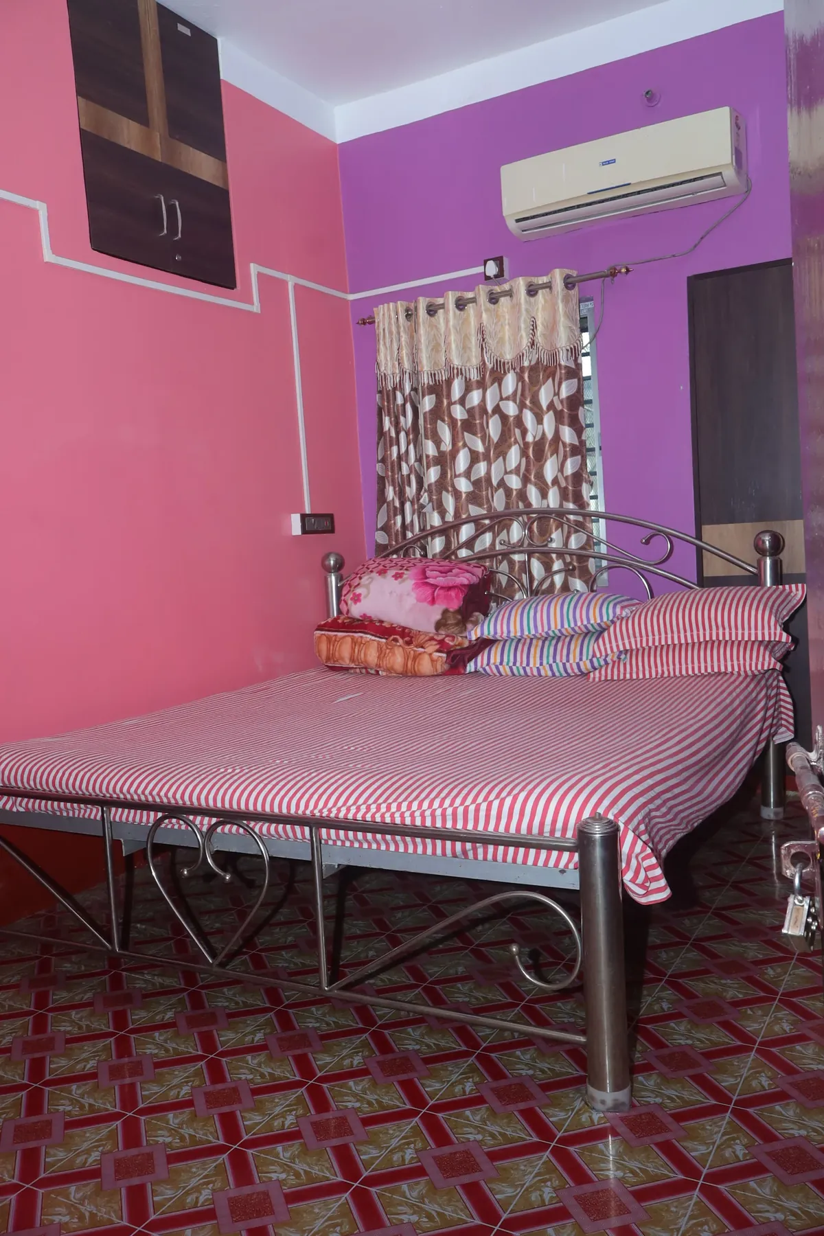 Room with common bathroom