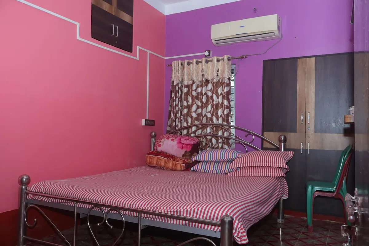 Dormitory with common bath