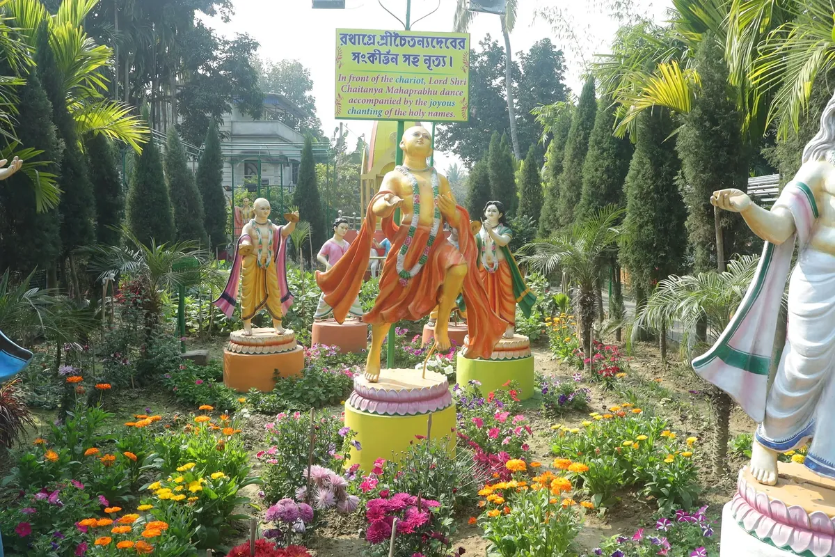 Narahari Dham Spiritual Museum showcase