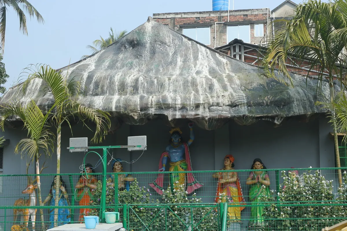 Narahari Dham Museum — sacred scenes